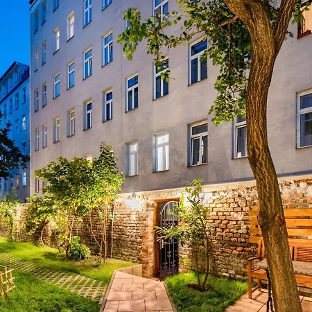 Best Western Plus Celebrity Suites-2